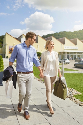 Outletshops mit namhaften Marken laden ein